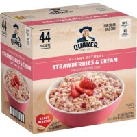 Quaker Instant Oatmeal, Strawberries & Cream, 1.05 Oz, Pack of 44
