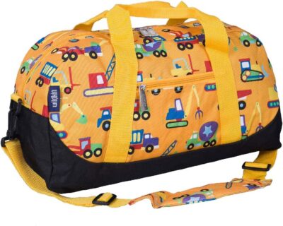 Wildkin Kids Overnighter Duffel Bags for Boys & Girls, Perfect for Sleepovers and Travel Duffel Bag for Kids, Carry-On Size & Ideal for School Practice or Overnight Travel Bag (Under Construction)