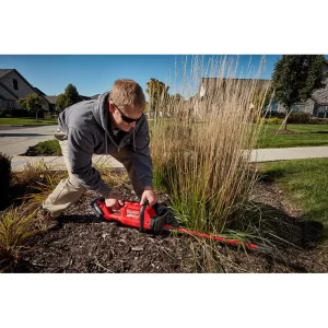 Milwaukee 2726-20 M18 FUEL 24 in. 18V Lithium-Ion Brushless Cordless Hedge Trimmer (Tool-Only)
