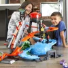 Hot Wheels Ultimate Gator Car Wash Play Set with Color Shifters Car