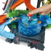 Hot Wheels Ultimate Gator Car Wash Play Set with Color Shifters Car