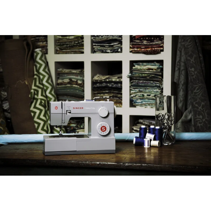  SINGER Making The Cut Sewing Machine with 97 Stitch