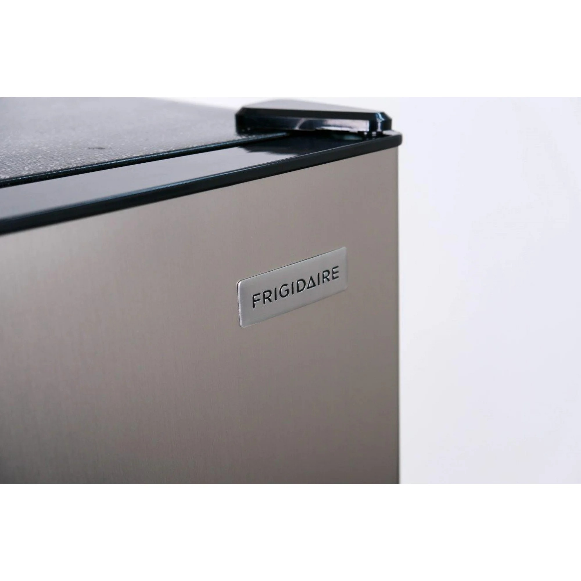Frigidaire 7.5 Cu. ft. Refrigerator, Platinum Series, Standard Door Style - Stainless Look112_11zon Frigidaire 7.5 Cu. ft. Refrigerator, Platinum Series, Standard Door Style - Stainless Look