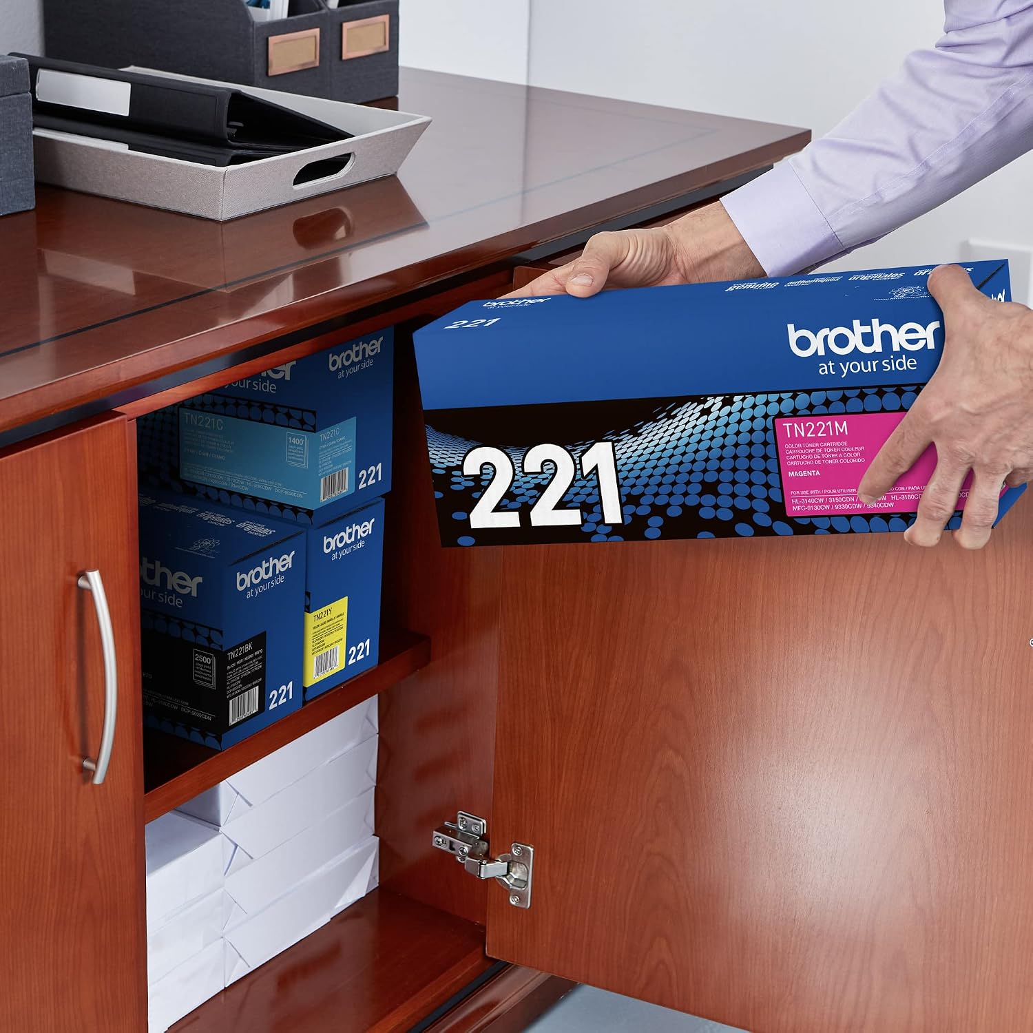 819RbSJxCyL._AC_SL1500_.jpg Brother TN-221M DCP-9015 9020 HL-3140 3150 3170 3180 MFC-9130 9140 9330 9340 Toner Cartridge (Magenta) in Retail Packaging