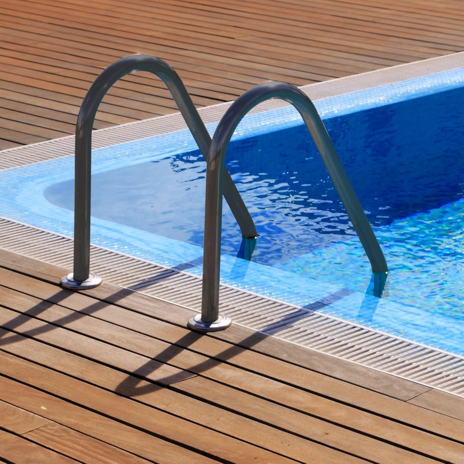 81bJ4y0ZqL._AC_SL1500_.jpg SAFTRON 3 Rung Step Ladder Metal Swimming Pool Handrail with Polymer Coat Finish for Fresh and Saltwater Inground Pool, Graphite Gray
